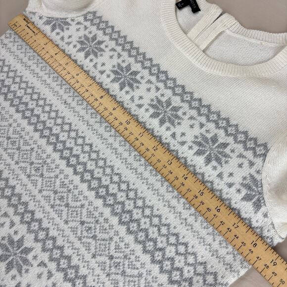 Talbots Size Small Sparkle Fair Isle Sweater - Cream Off White Grey Snowflakes - Picture 8 of 11